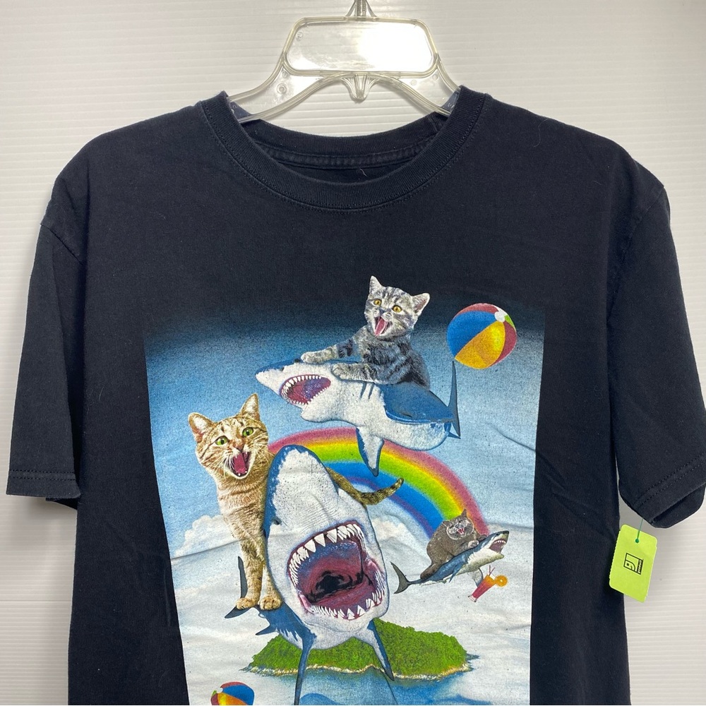 Cats & Sharks A.Lab T-Shirt Size Large - Picture 2 of 5
